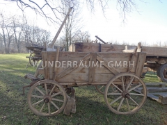 groer buerlicher Handwagen aus Holz