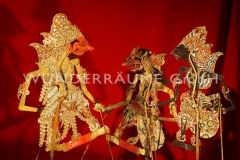 drei original indonesische Schattenfiguren aus Leder mit Handbemalung