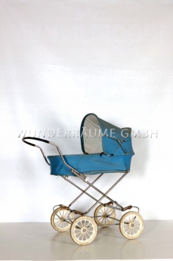 Kinderwagen hellblau