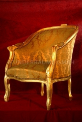 Goldener Stuhl 1
